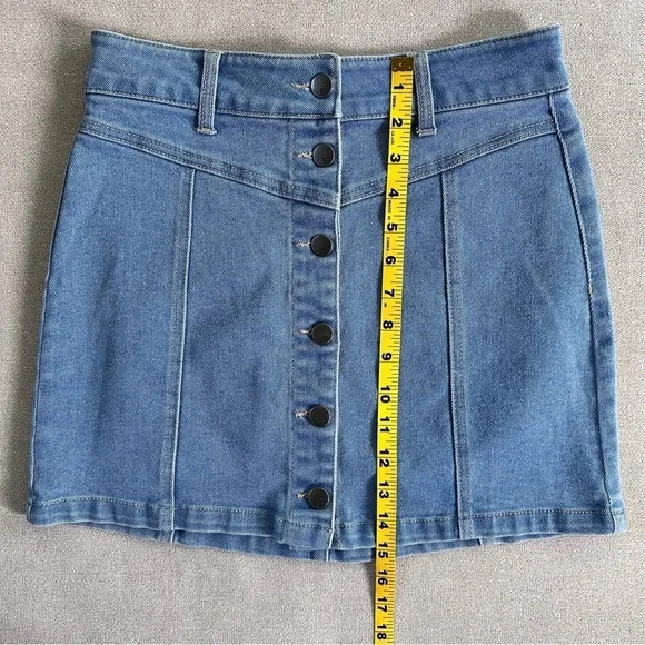 RSQ Denim Skirt. Size 7/28. - Picture 5 of 5